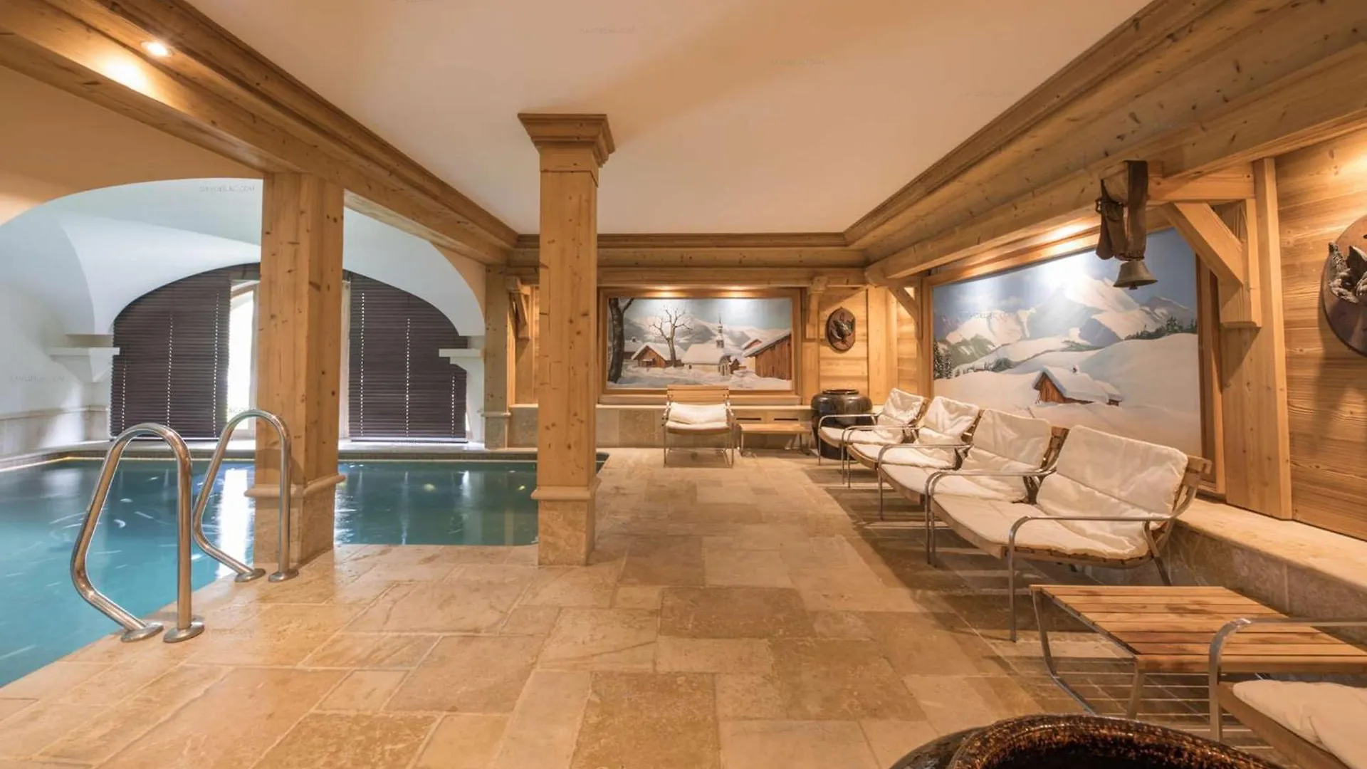 Val D'Isere - Extraordinaire Chalet Montana Avec Piscine Sur La Piste Olympique De Belevarde.